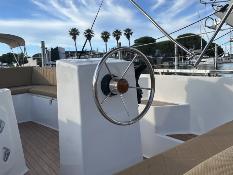 Location bateau Port-Camargue pas cher SYLVER YACHT