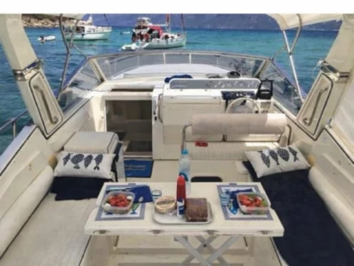 Bateau à moteur à louer à Saint-Florent au meilleur prix
