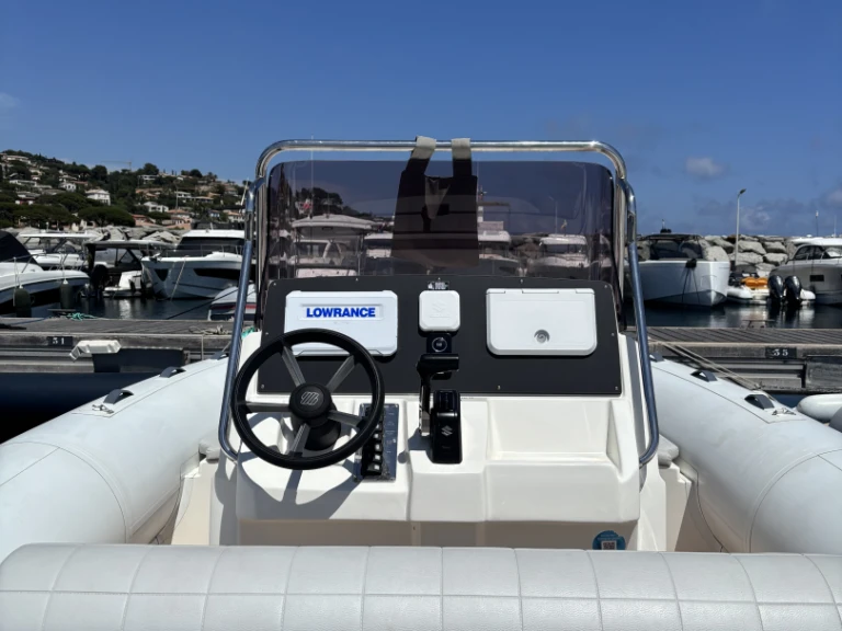 Location à Les Issambres - Marlin Boat 790 Pro Dynamic sur SamBoat