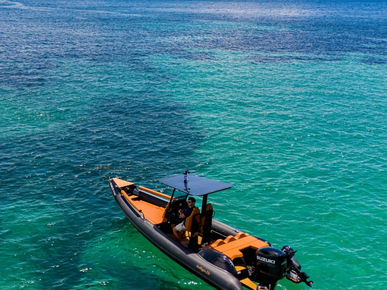 Louer Bateau à moteur avec ou sans skipper INDIGO à Corfou