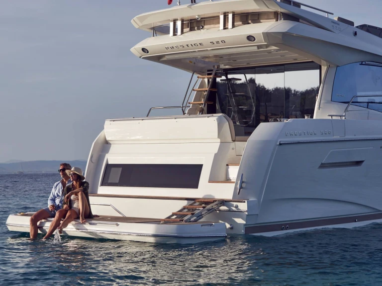 Bateau à moteur à louer à Salerne au meilleur prix