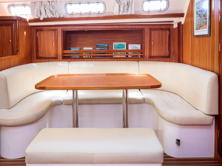 Louez un Ocean Yachts Ocean Star 51.2 à Limáni Lavríou