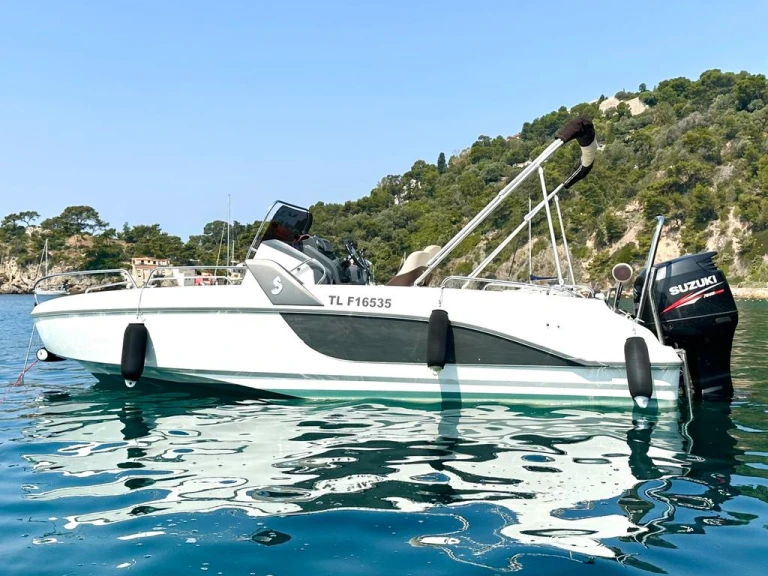 Location bateau Bénéteau Flyer 6 SUNdeck à La Seyne-sur-Mer sur Samboat