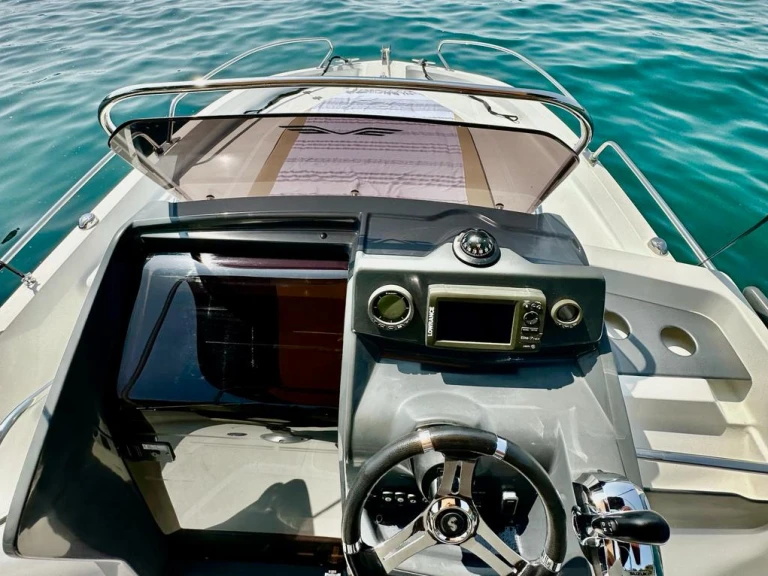 Location bateau La Seyne-sur-Mer pas cher Flyer 6 SUNdeck