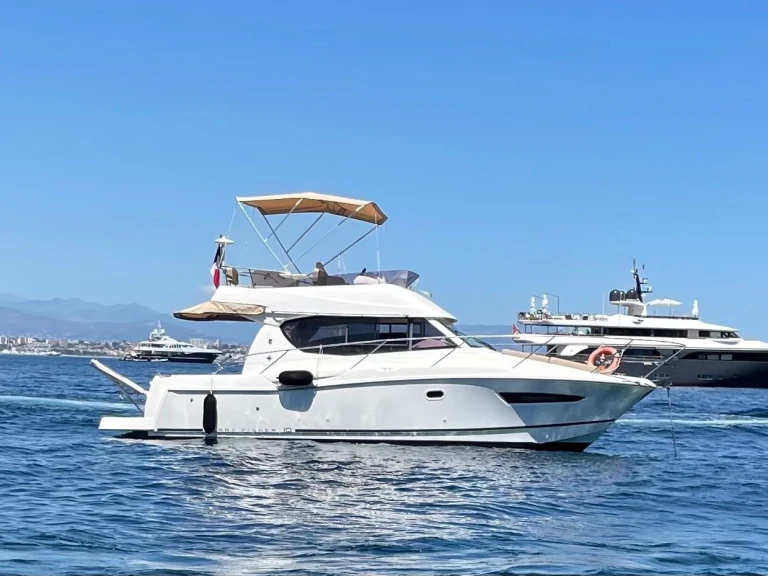 Location Bateau à moteur à Saint-Laurent-du-Var - Jeanneau Merry Fisher 10