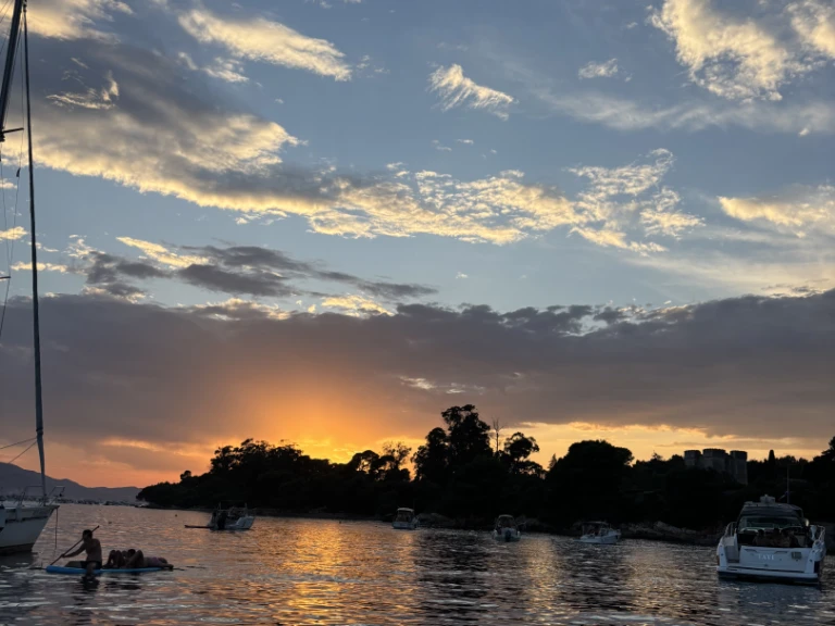 Louer Bateau à moteur avec ou sans skipper Jeanneau à Saint-Laurent-du-Var