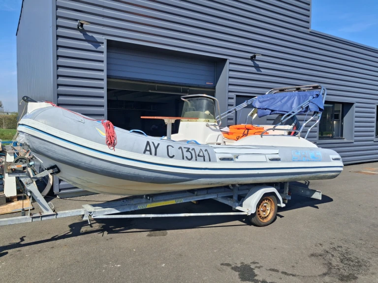 Location Semi-rigide à Nantes - Sacs Sacs S 475
