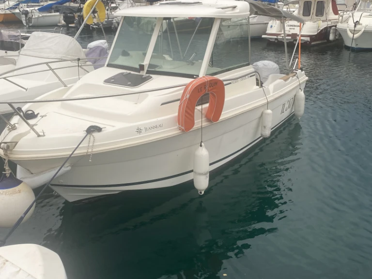 Location Bateau à moteur Jeanneau avec permis
