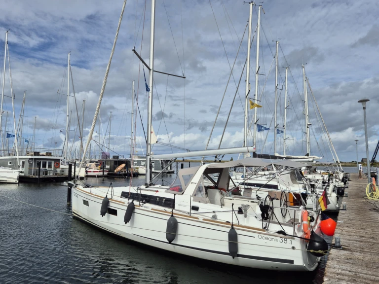 Louez un Bénéteau Oceanis 38.1 à Heiligenhafen
