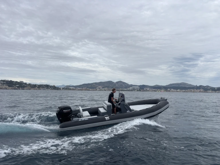 Location bateau Marseille pas cher Tiger Marine 650