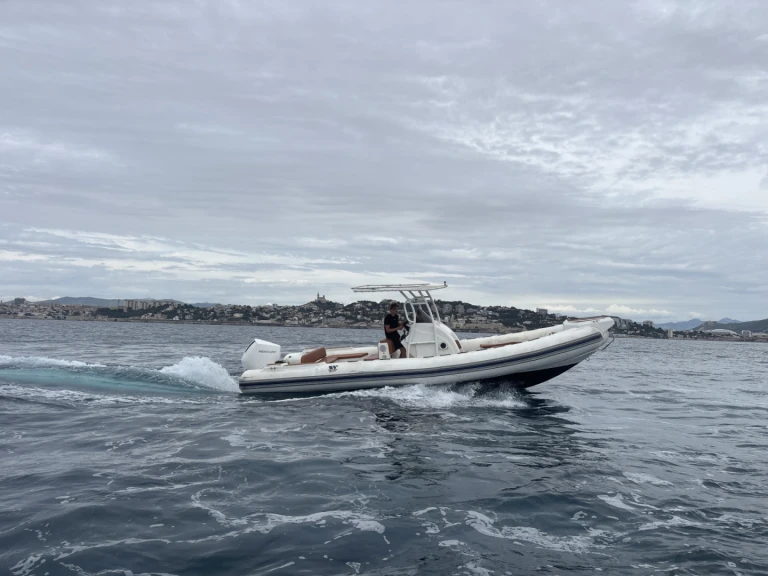 Location Semi-rigide Tiger avec permis