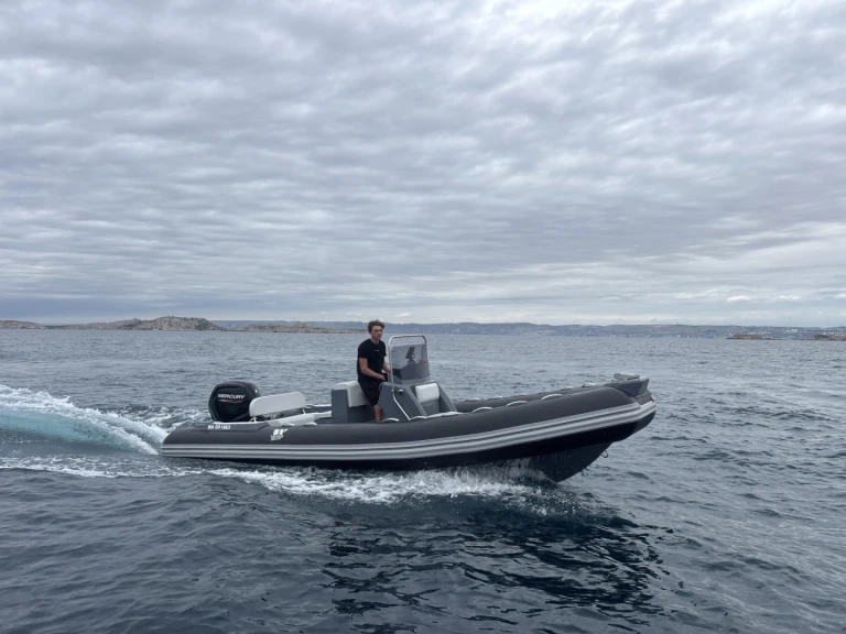Semi-rigide à louer à Marseille au meilleur prix