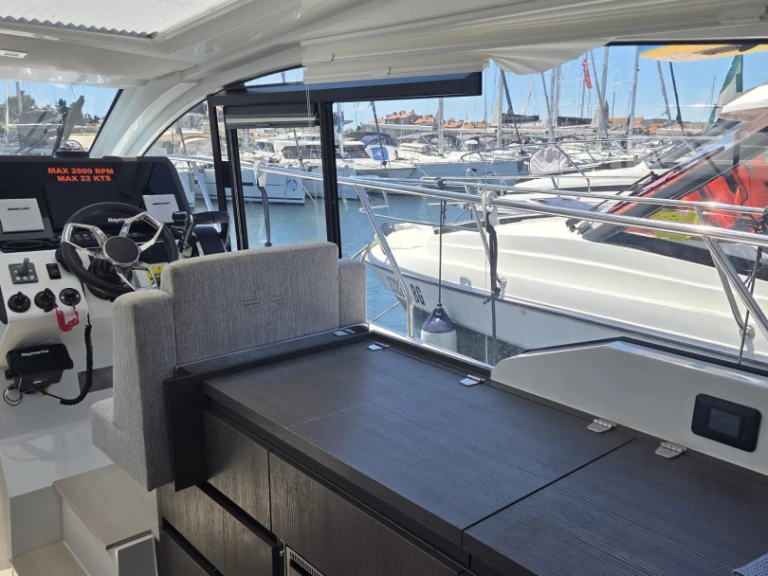 Location bateau Biograd na Moru pas cher Sealine C335