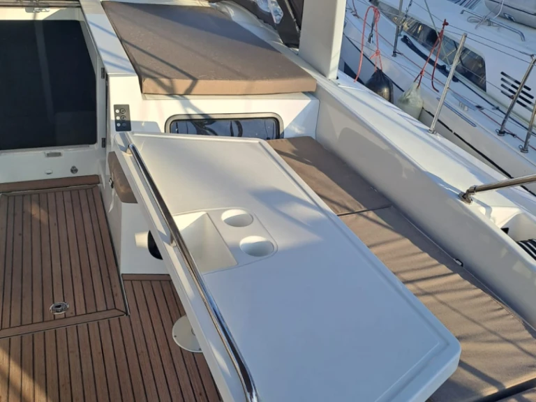 Location bateau Bénéteau Oceanis 52 - 6 cab. à Álimos sur Samboat