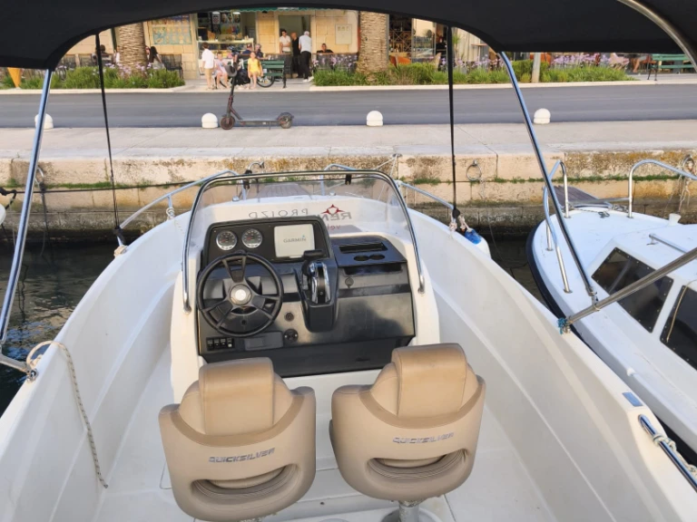 Location Bateau à moteur à Vela Luka - Quicksilver Activ 555 Open