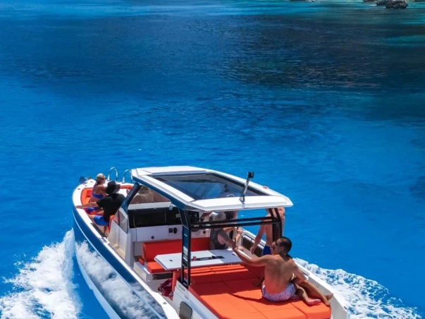 Location Bateau à moteur à Cala Gonone - De Antonio Yacht D29 De Antonio Yacht D29
