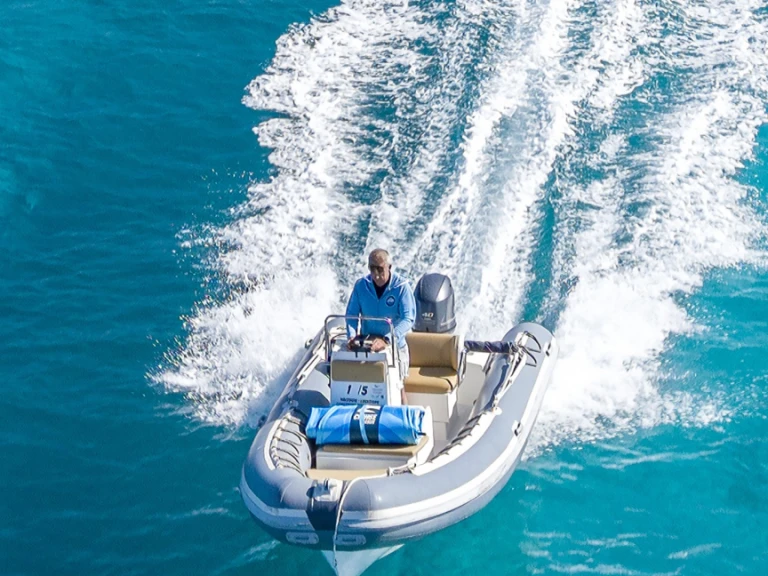 Location à Cala Gonone - Joker Boat Coaster 470 sur SamBoat
