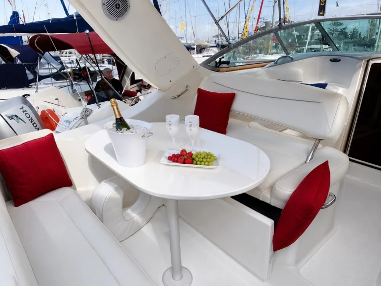 Location bateau Bayliner Bayliner 285 Cruiser à Cannes sur Samboat