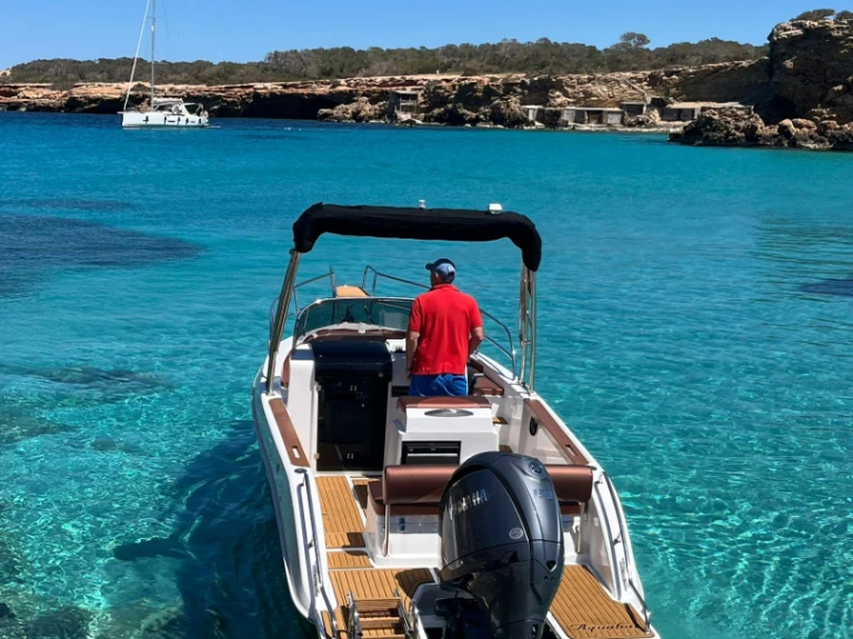 Louer Bateau à moteur avec ou sans skipper Aquabat à Cala Vadella