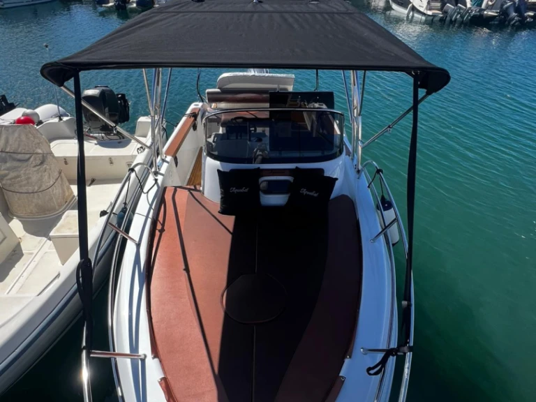 Bateau à moteur à louer à Cala Vadella au meilleur prix