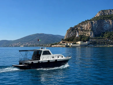 Ein aztec Crestline mieten in Cefalù