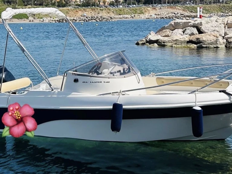 Location bateau Poseidon Blu water 540 à Six-Fours-les-Plages sur Samboat
