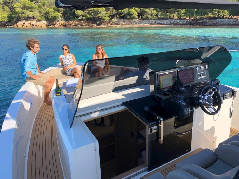 Location bateau DE ANTONIO Yachts D42 Open  à Palma de Majorque sur Samboat