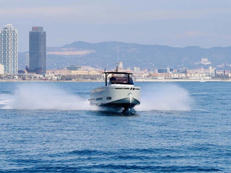 Louer Bateau à moteur avec ou sans skipper DE ANTONIO Yachts à Palma de Majorque