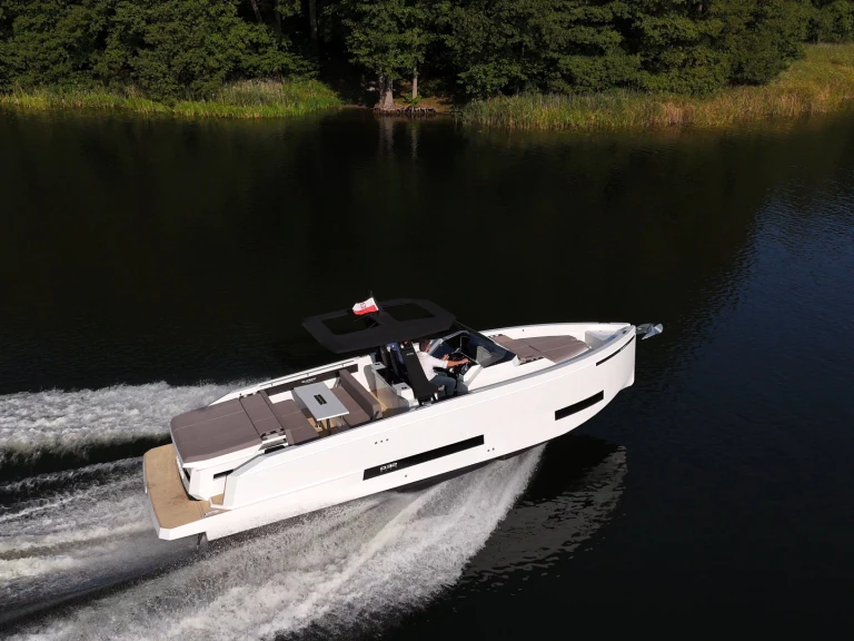 Location bateau DE ANTONIO Yachts D32 Open  à Palma de Majorque sur Samboat