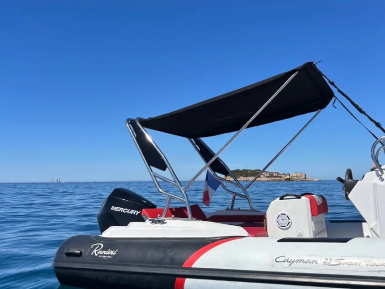 Louer Semi-rigide avec ou sans skipper Ranieri à Bandol