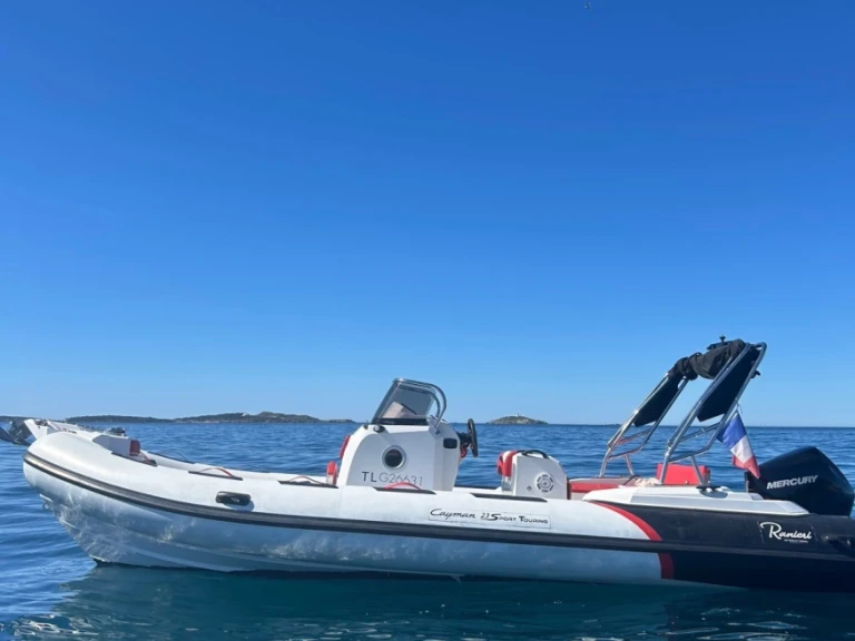 Semi-rigide à louer à Bandol au meilleur prix