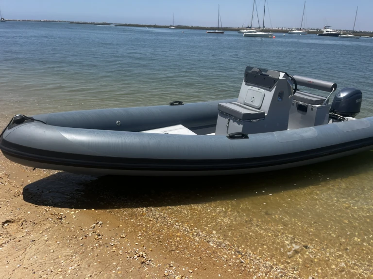 Louer Semi-rigide avec ou sans skipper 3dtender à Faro