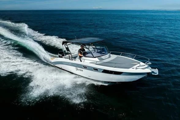 Louer Bateau à moteur avec ou sans skipper Saver à Porto Rotondo