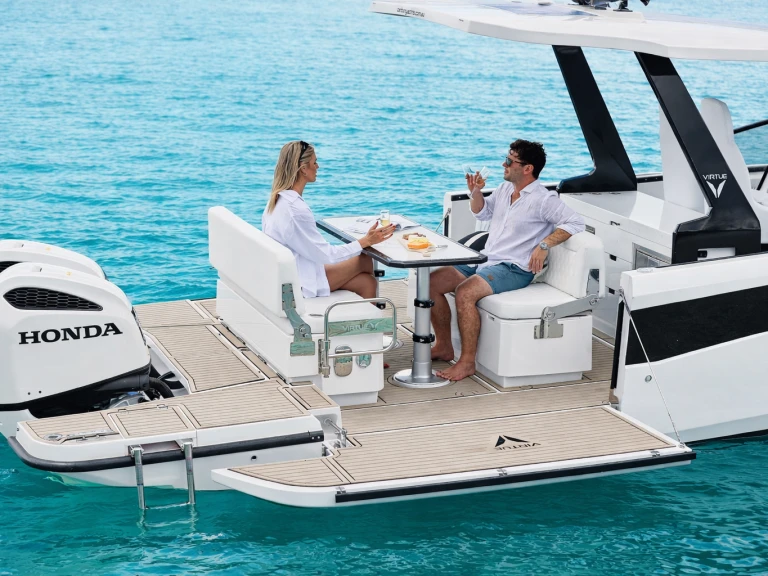 Location bateau Virtue V10Top à Port of Cannigione sur Samboat