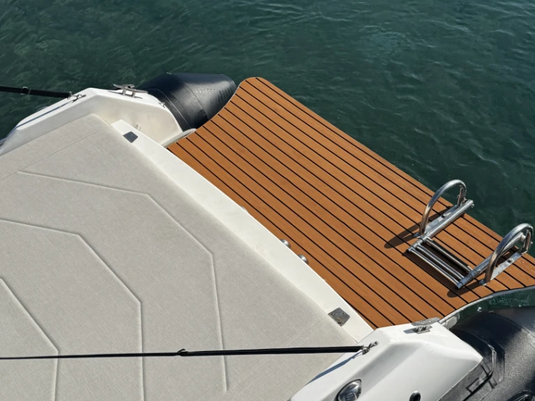Location Bateau à moteur Cobra avec permis