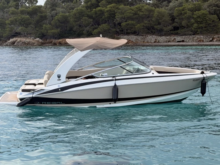 Location bateau Régal Regal 2300 à Mandelieu-la-Napoule sur Samboat