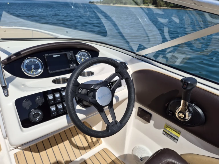 Louez un Bayliner Bayliner 249 SD à Poreč