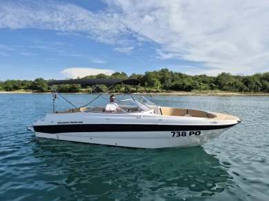 Bateau à moteur à louer à Poreč au meilleur prix
