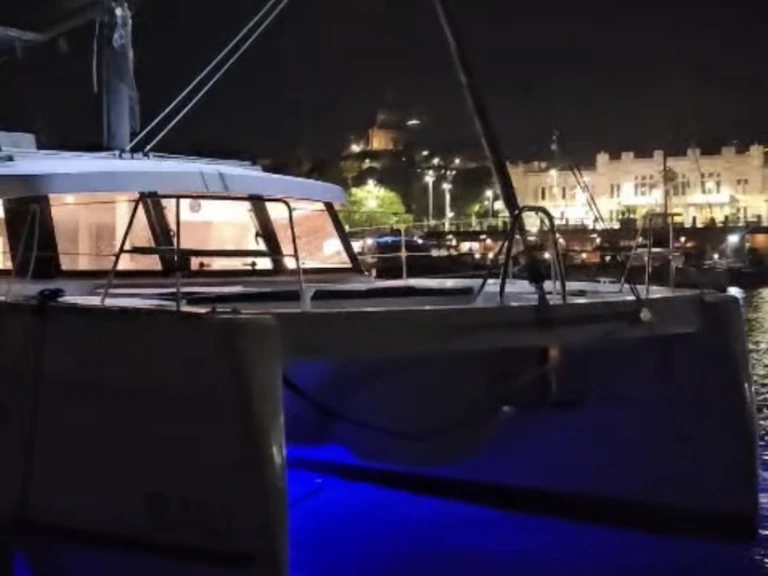 Location bateau Rimini pas cher Bali Catspace MY