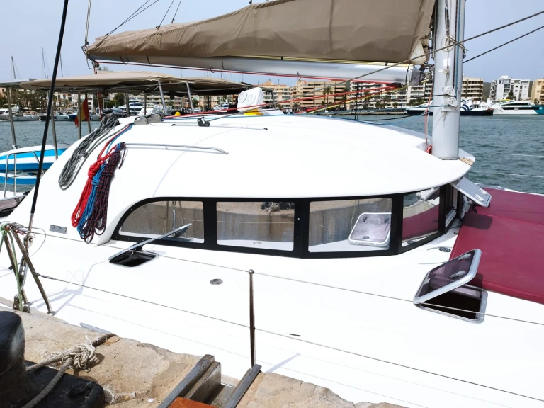 Location bateau Es Jondal pas cher Lagoon 38