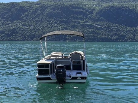 Location à Aix-les-Bains - HURRICANE fundeck 190 sur SamBoat