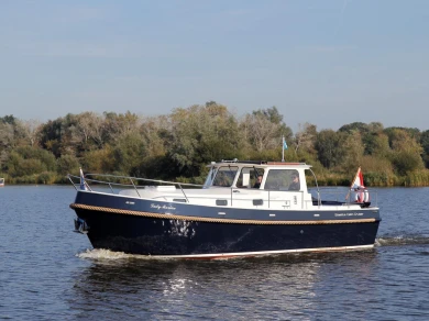 Hire a Nautica 900 Gaastmeer