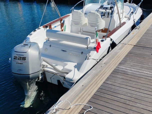 Bateau à moteur à louer à Carloforte au meilleur prix