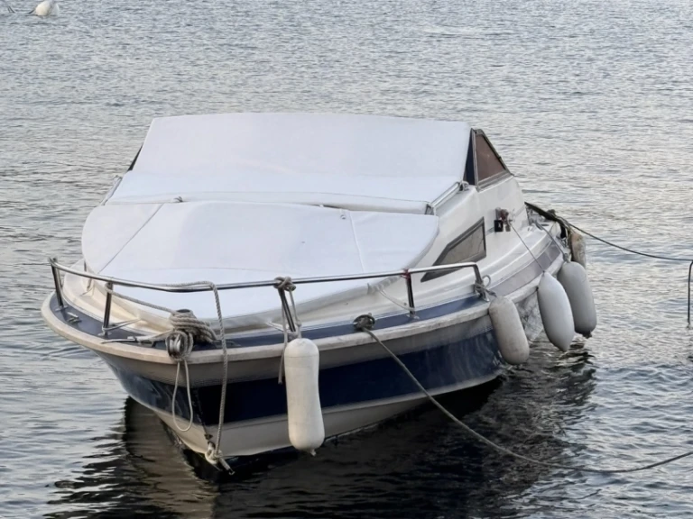 Bateau à moteur à louer à Stresa au meilleur prix