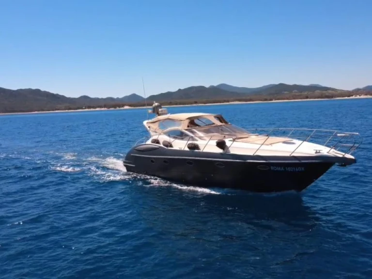 Location Bateau à moteur à San Teodoro - Azimut Atlantis 42