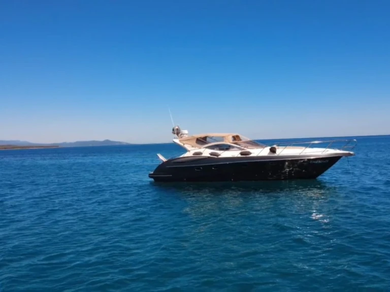 Location Bateau à moteur Azimut avec permis