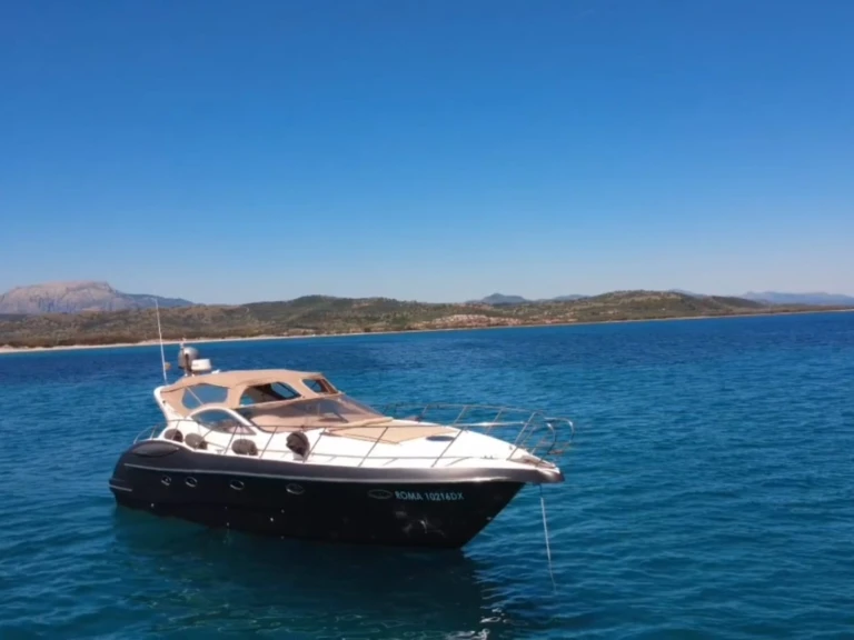Bateau à moteur à louer à San Teodoro au meilleur prix