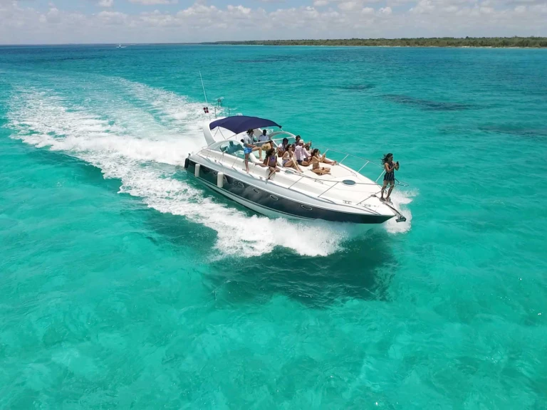 Location Yacht Custom Made avec permis