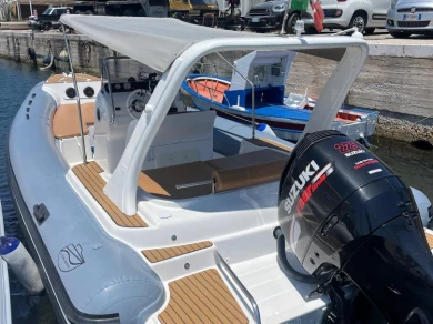 Polotuhá loď k pronájmu v Marsala za nejlepší cenu