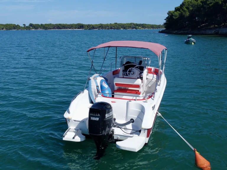 Location Bateau à moteur tancredi avec permis
